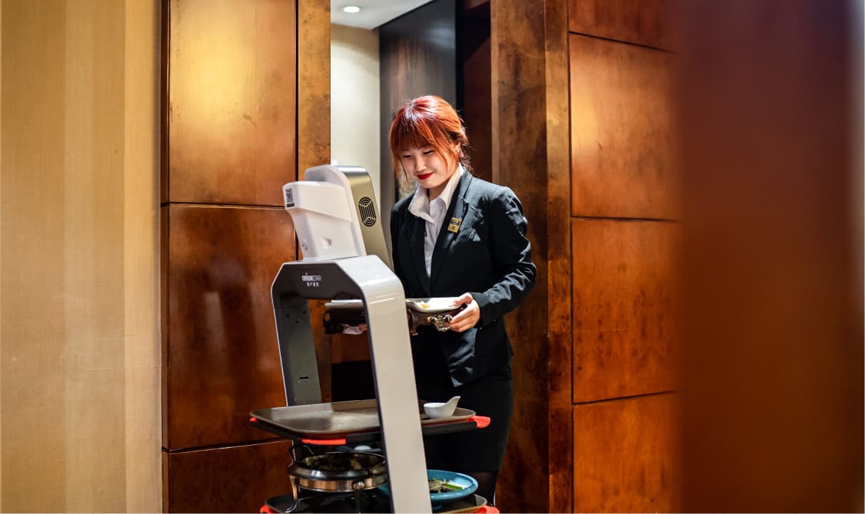 Hotel sakura robot de service (1)